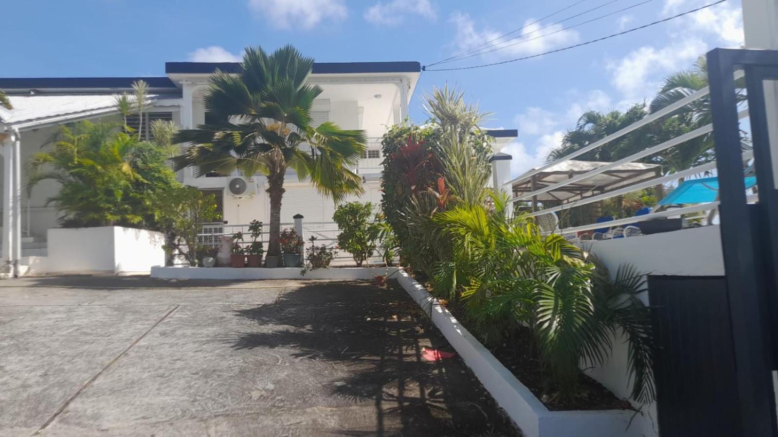 Coconing Logements Studios Et Maisons แซนต์-อาน ภายนอก รูปภาพ
